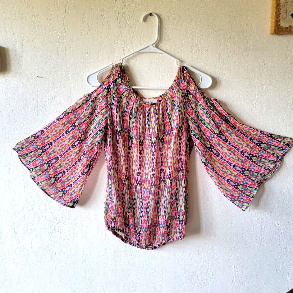 Abstract cold shoulder blouse